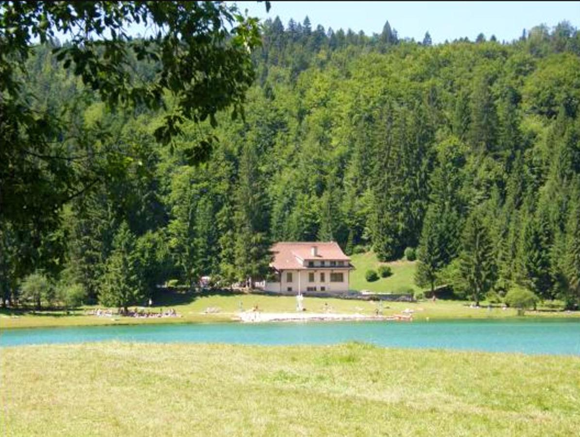 Maison Confortable Avec Vue Sur La Montagne A Charix Екстер'єр фото