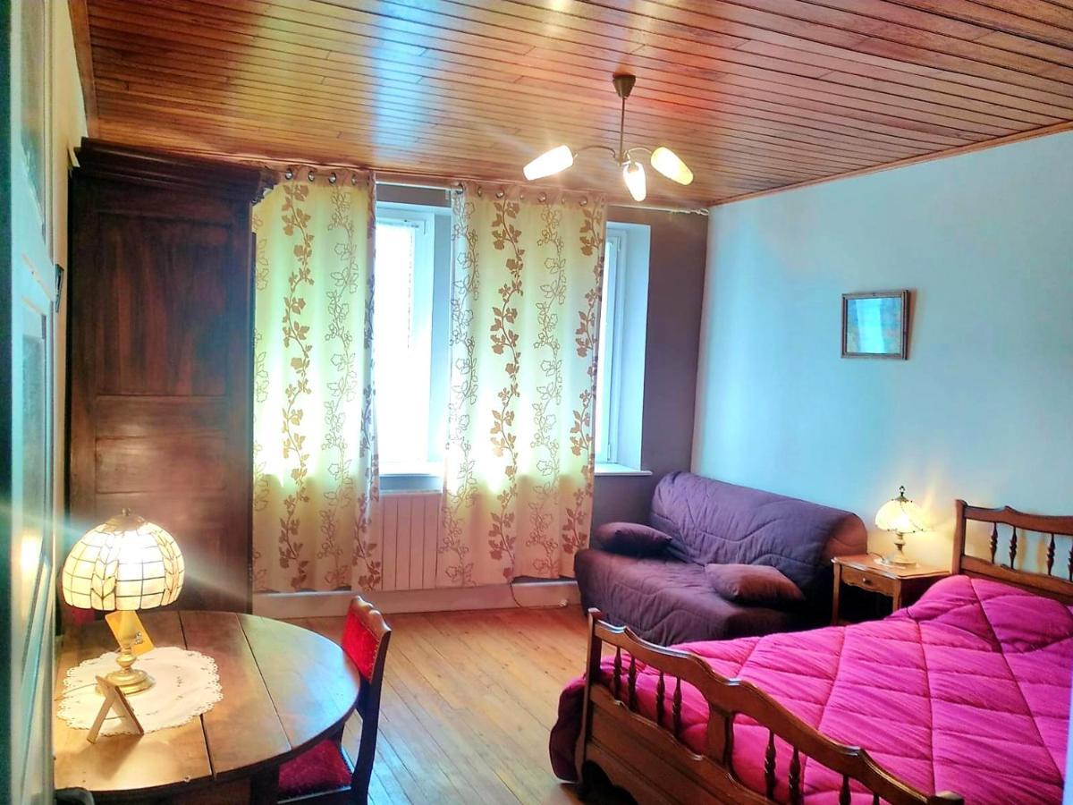 Maison Confortable Avec Vue Sur La Montagne A Charix Екстер'єр фото