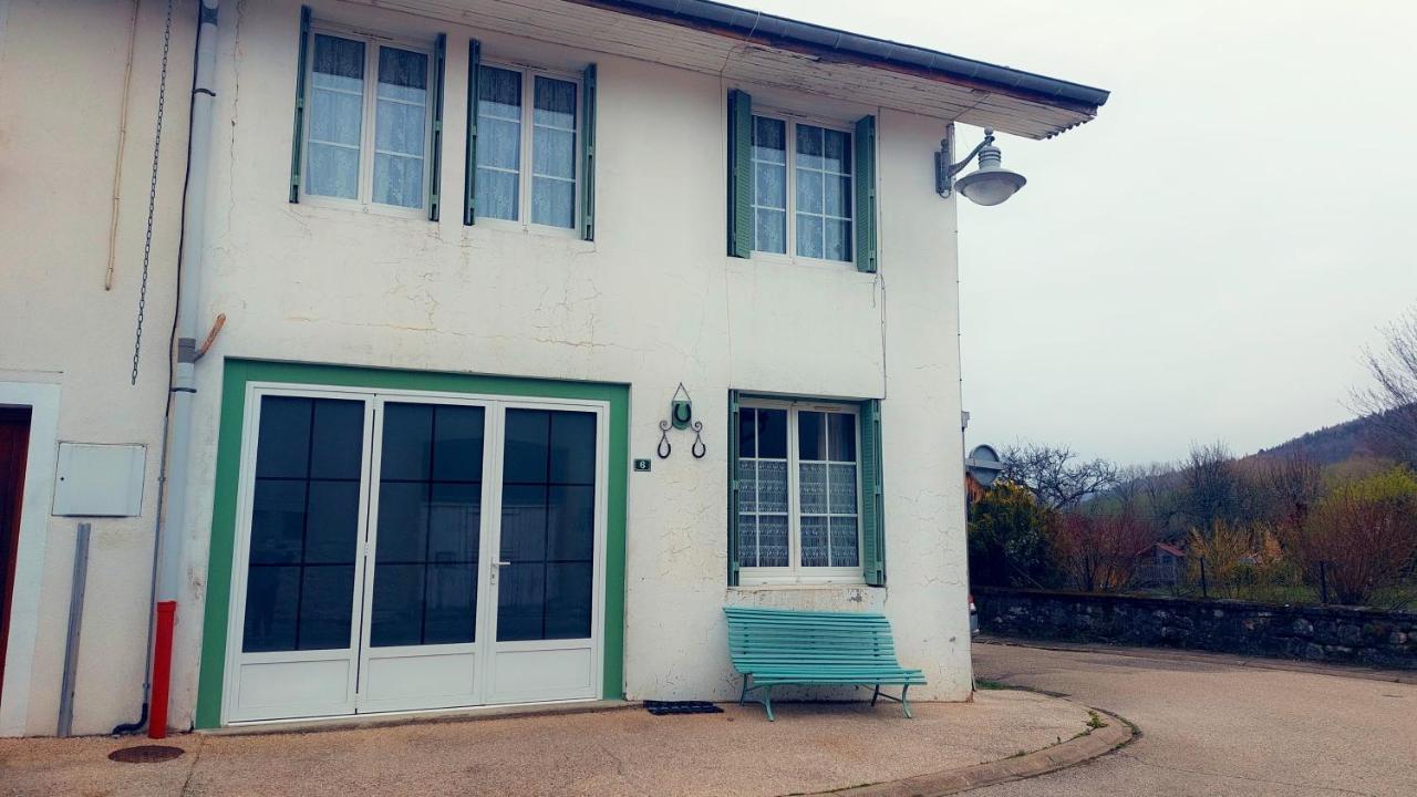 Maison Confortable Avec Vue Sur La Montagne A Charix Екстер'єр фото